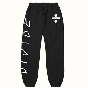 Ed Sheeran divide sweatpants